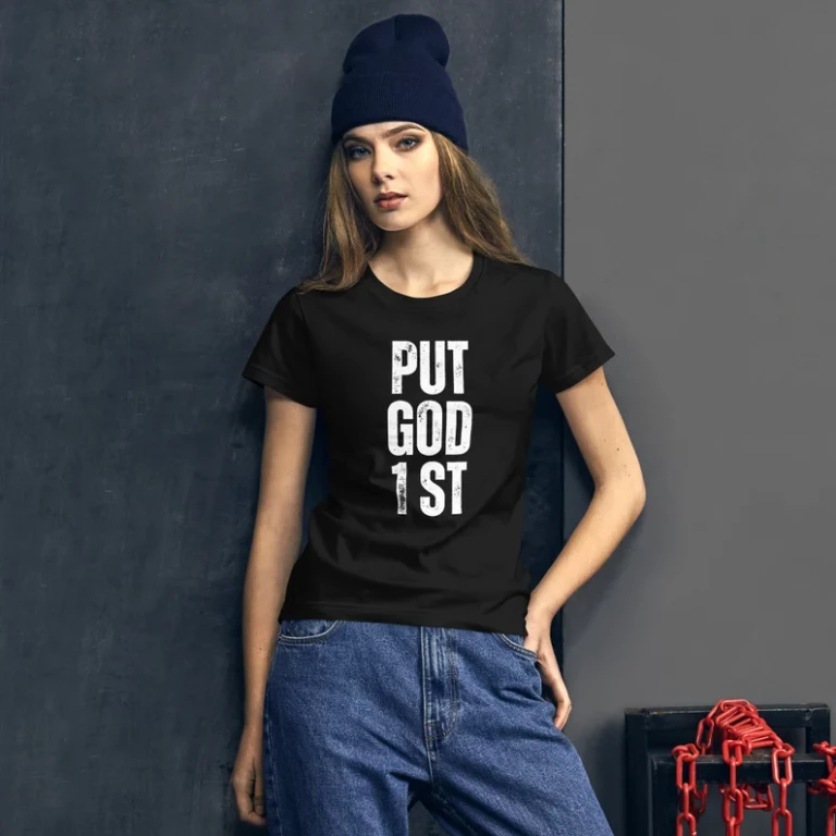 Put God 1st – Women's T-Shirt